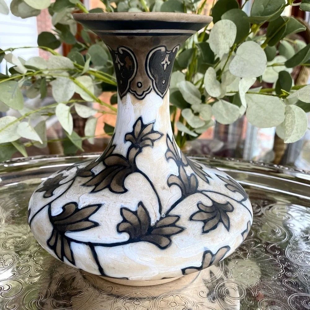 Vintage Cizhou Kiln Chinese Pottery Vase 6 1/2” Tall Floral Peony Sgraffito